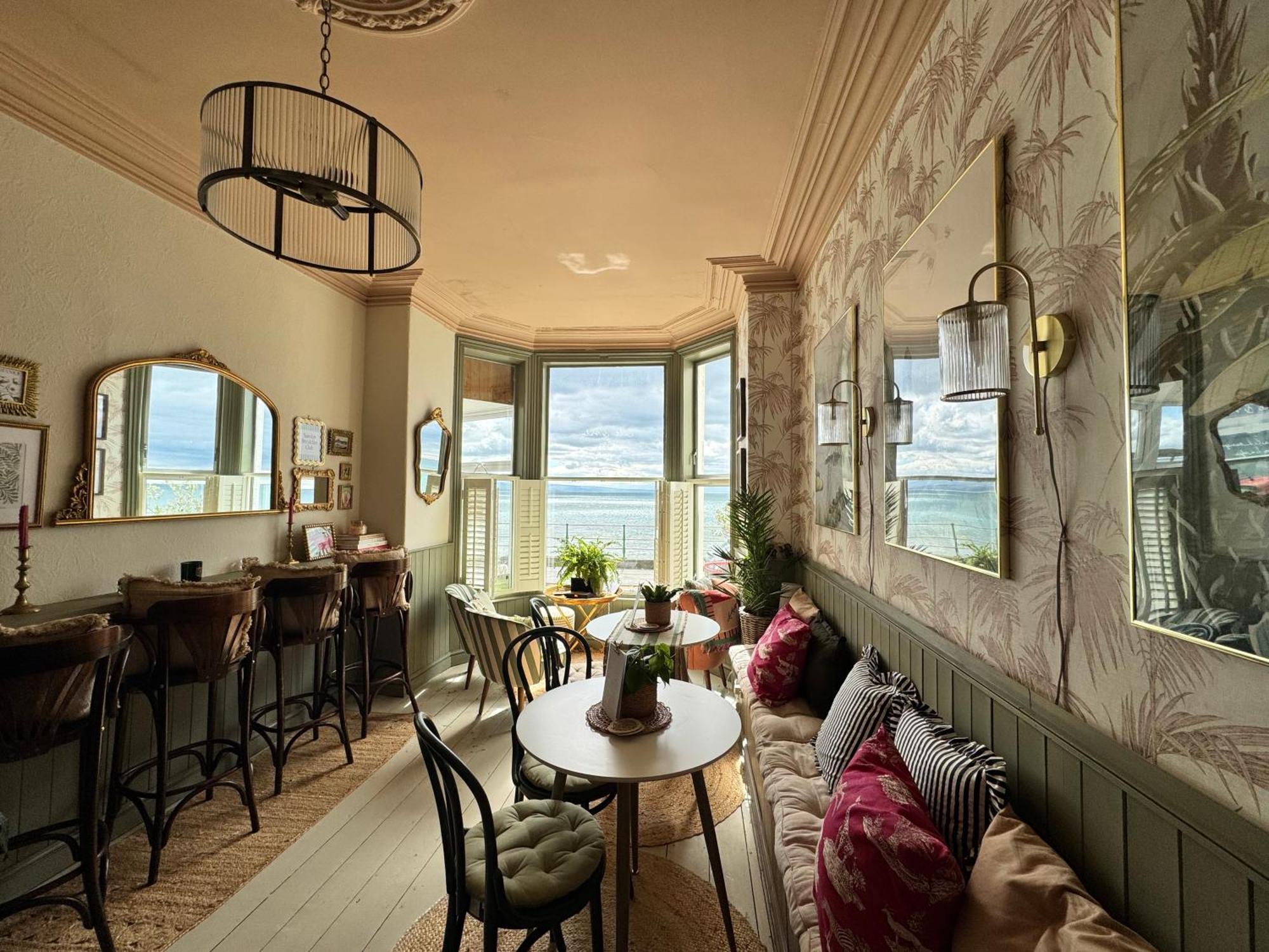 Mor Heli Guest House Criccieth Eksteriør billede